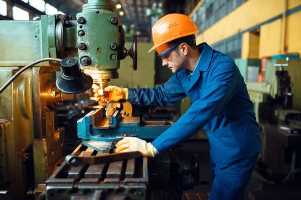 Camisas de trabajo cómodas y funcionales para empresas